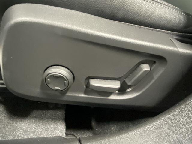 used 2025 Volvo XC40 car, priced at $35,777