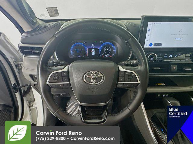 used 2023 Toyota Highlander car, priced at $41,089