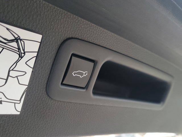 used 2021 Toyota Highlander car, priced at $36,398