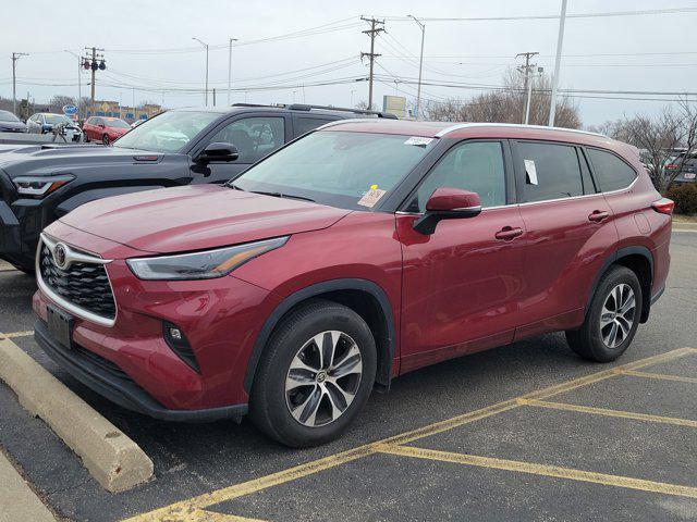 used 2021 Toyota Highlander car, priced at $32,758