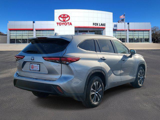 used 2022 Toyota Highlander Hybrid car, priced at $36,080