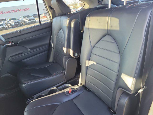 used 2022 Toyota Highlander Hybrid car, priced at $36,080