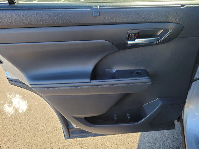 used 2022 Toyota Highlander Hybrid car, priced at $36,080