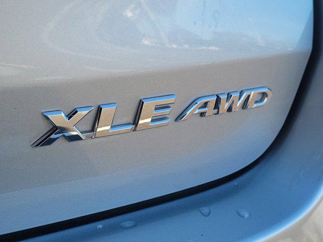 used 2019 Toyota Highlander car, priced at $25,194