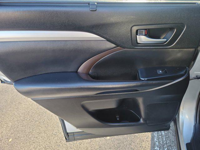 used 2019 Toyota Highlander car, priced at $25,194