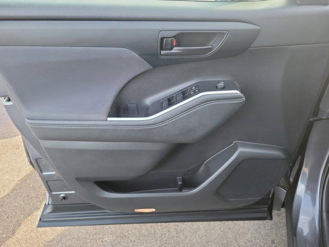 used 2024 Toyota Highlander car, priced at $34,778