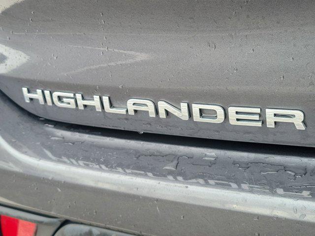 used 2024 Toyota Highlander car, priced at $33,897