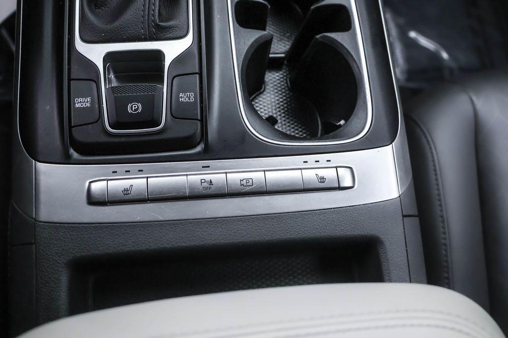 used 2022 Kia Carnival car, priced at $26,750