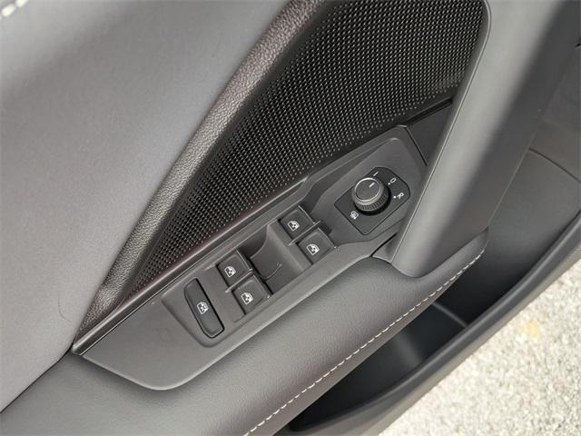 new 2025 Volkswagen Tiguan car, priced at $30,250