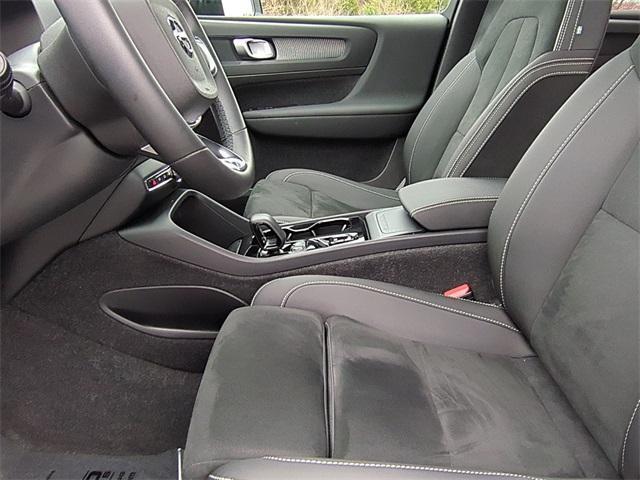 used 2025 Volvo XC40 car, priced at $28,777