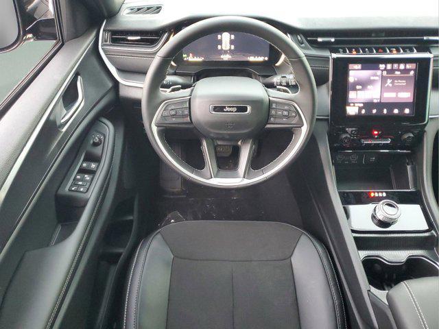 new 2025 Jeep Grand Cherokee car, priced at $40,500