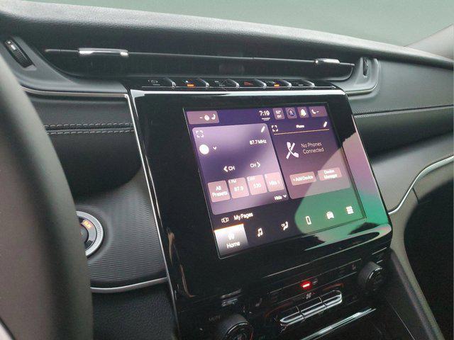 new 2025 Jeep Grand Cherokee car, priced at $40,500