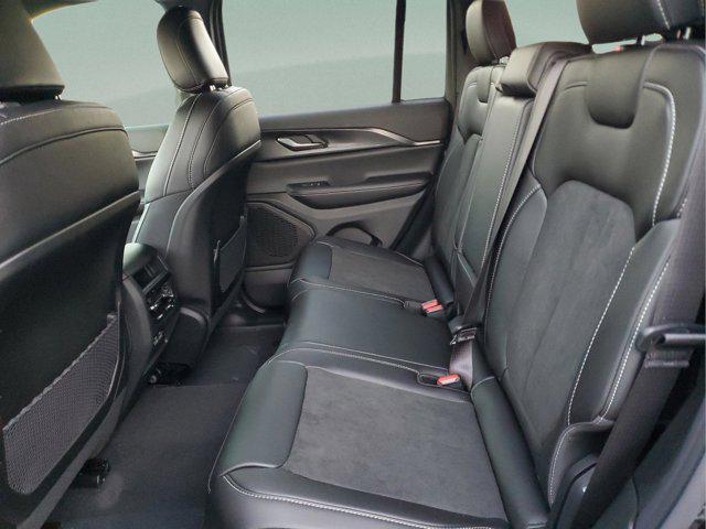 new 2025 Jeep Grand Cherokee car, priced at $40,500