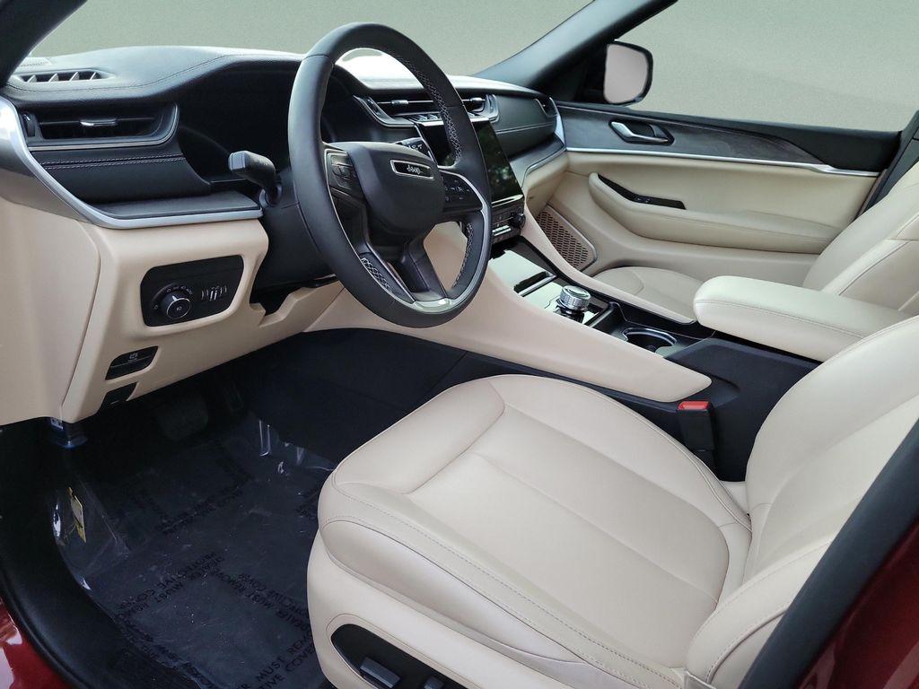used 2025 Jeep Grand Cherokee L car, priced at $42,988
