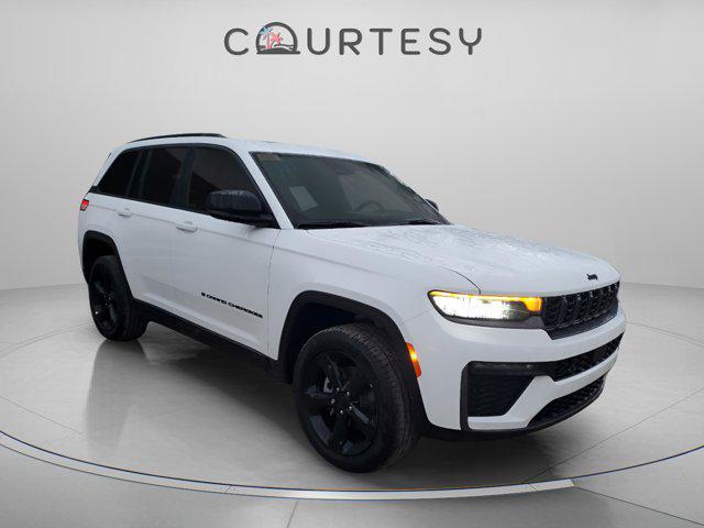 new 2026 Jeep Grand Cherokee car, priced at $40,485