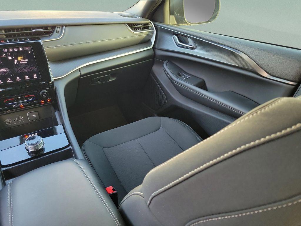 used 2025 Jeep Grand Cherokee L car, priced at $33,697