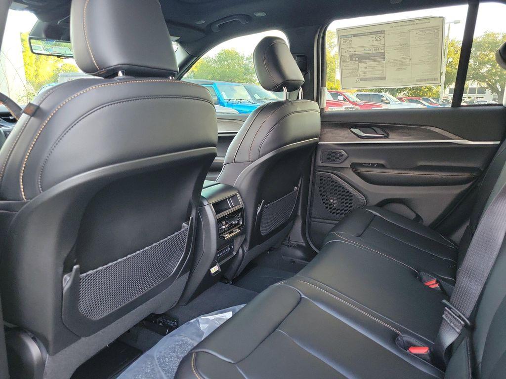 new 2026 Jeep Grand Cherokee car, priced at $44,164