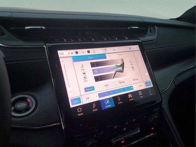 new 2025 Jeep Grand Cherokee car, priced at $55,390