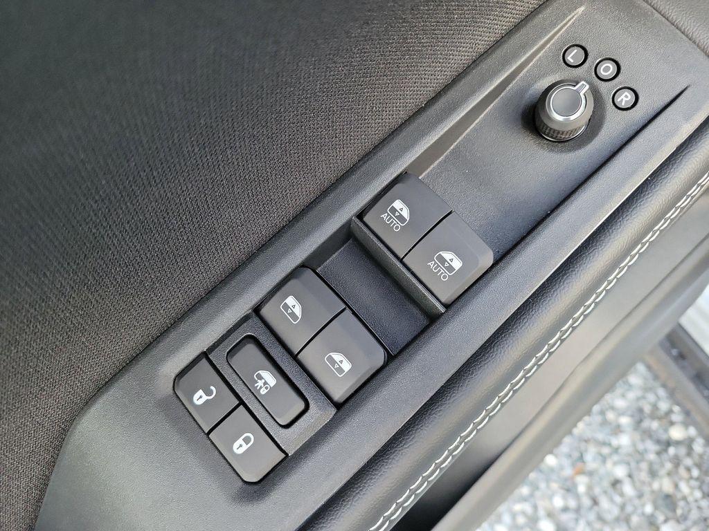 new 2026 Jeep Cherokee car, priced at $34,740