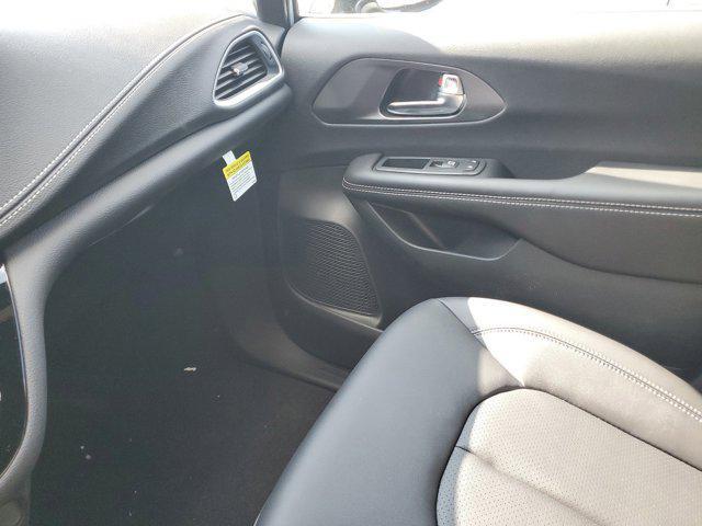 new 2026 Chrysler Pacifica car, priced at $44,285