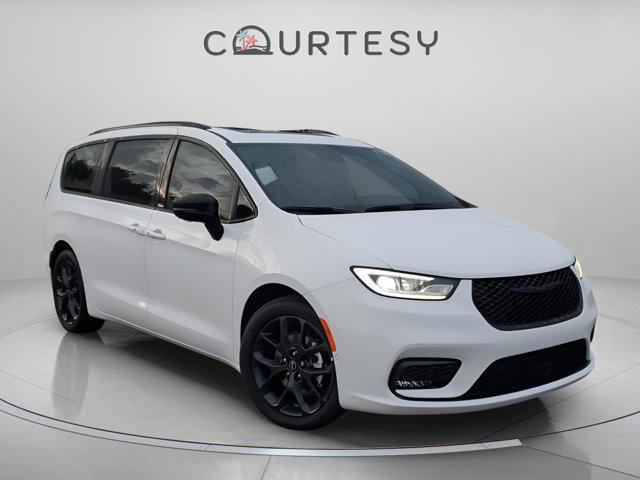 new 2025 Chrysler Pacifica car, priced at $43,105