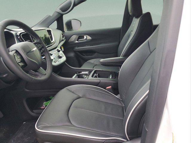 new 2025 Chrysler Pacifica car, priced at $43,105