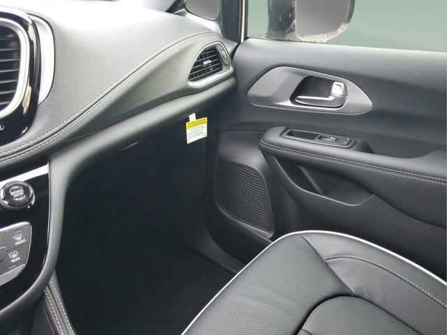 new 2025 Chrysler Pacifica car, priced at $43,105