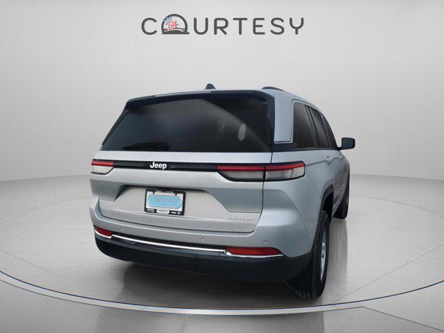 new 2025 Jeep Grand Cherokee car, priced at $34,450