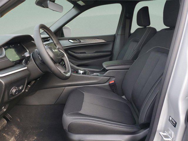 new 2025 Jeep Grand Cherokee car, priced at $34,450