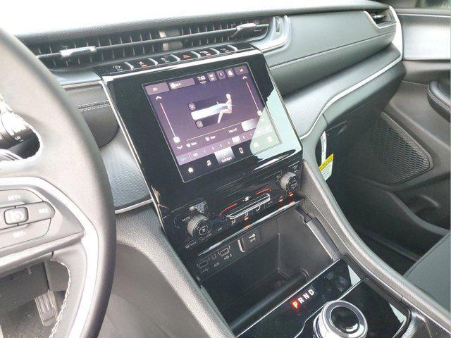 new 2025 Jeep Grand Cherokee car, priced at $34,450