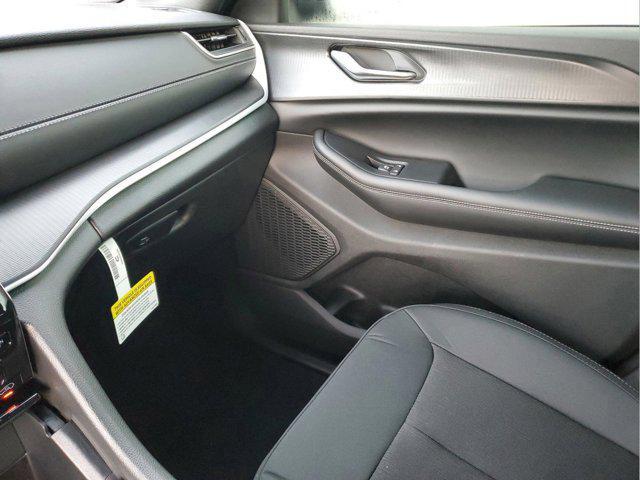 new 2025 Jeep Grand Cherokee car, priced at $34,450