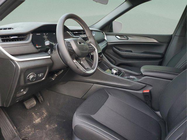 new 2025 Jeep Grand Cherokee car, priced at $34,450