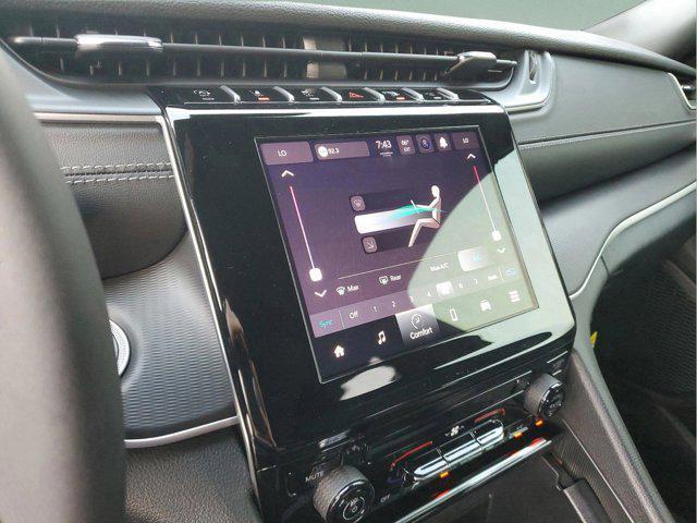 new 2025 Jeep Grand Cherokee car, priced at $34,450