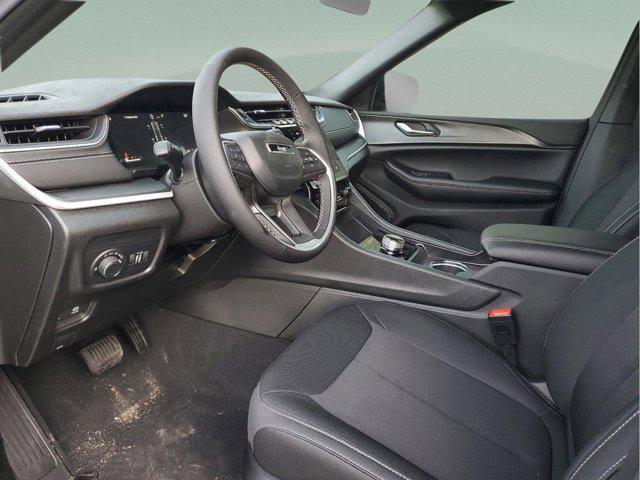 new 2025 Jeep Grand Cherokee car, priced at $34,450