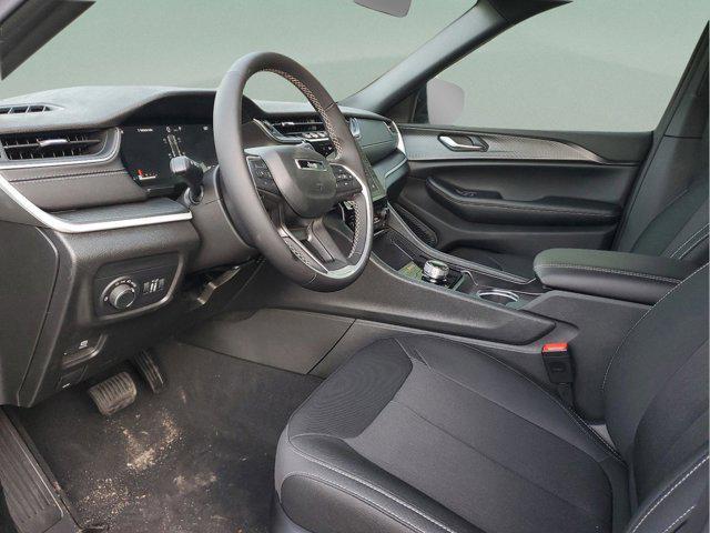 new 2025 Jeep Grand Cherokee car, priced at $34,450