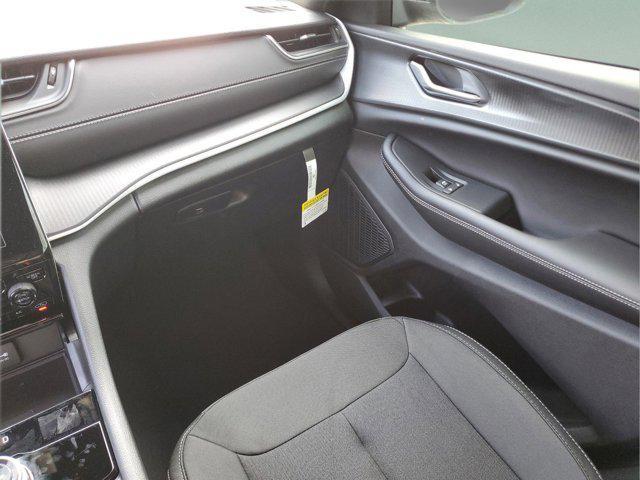 new 2025 Jeep Grand Cherokee car, priced at $36,020