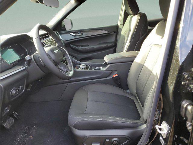 new 2025 Jeep Grand Cherokee car, priced at $36,020