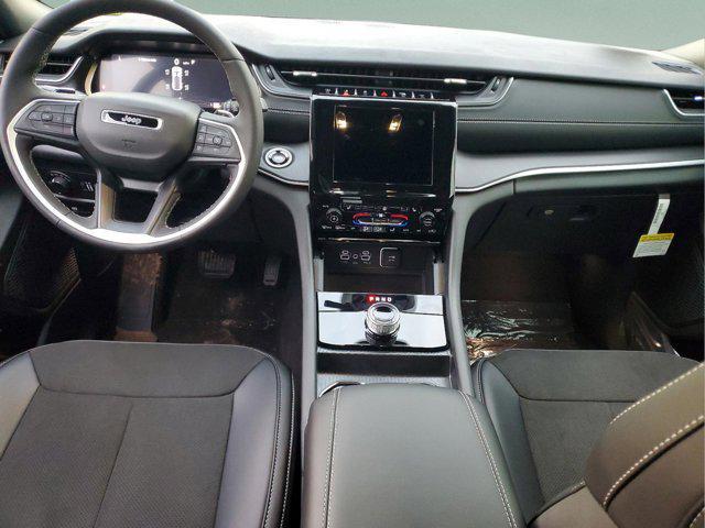 new 2025 Jeep Grand Cherokee car, priced at $36,975