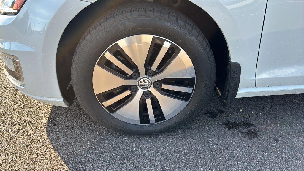 used 2016 Volkswagen e-Golf car, priced at $8,490