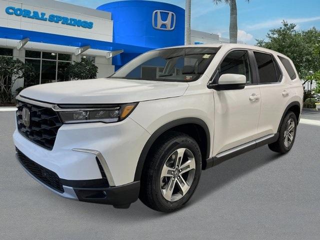 new 2025 Honda Pilot car, priced at $47,550