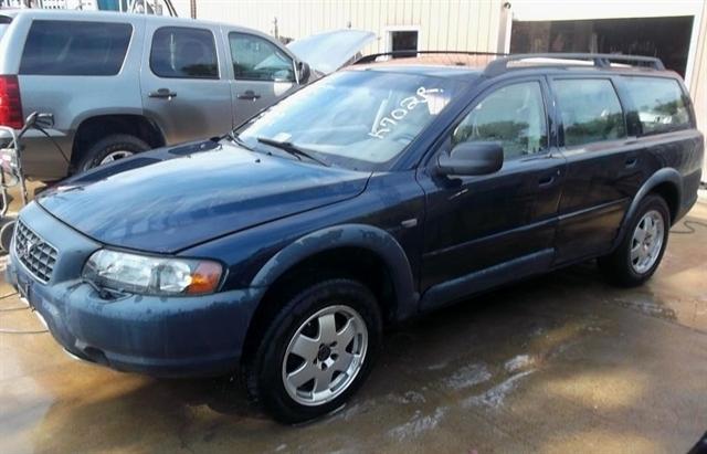 used 2001 Volvo V70 car, priced at $1,995