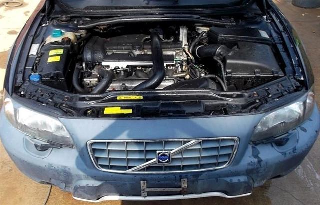 used 2001 Volvo V70 car, priced at $1,995