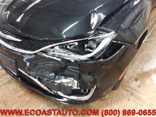 used 2020 Chrysler Pacifica car, priced at $17,495