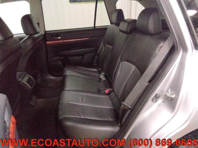 Graphite Gray Metallic 2011 Subaru Outback 2.5 i Limited