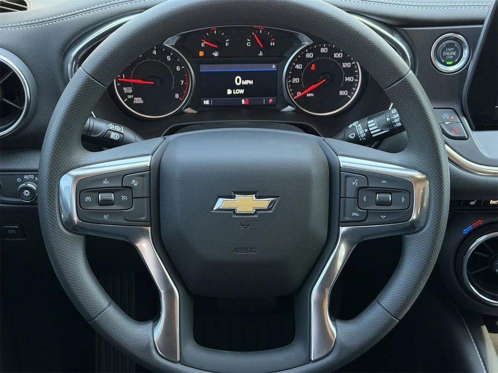 new 2025 Chevrolet Blazer car, priced at $31,300