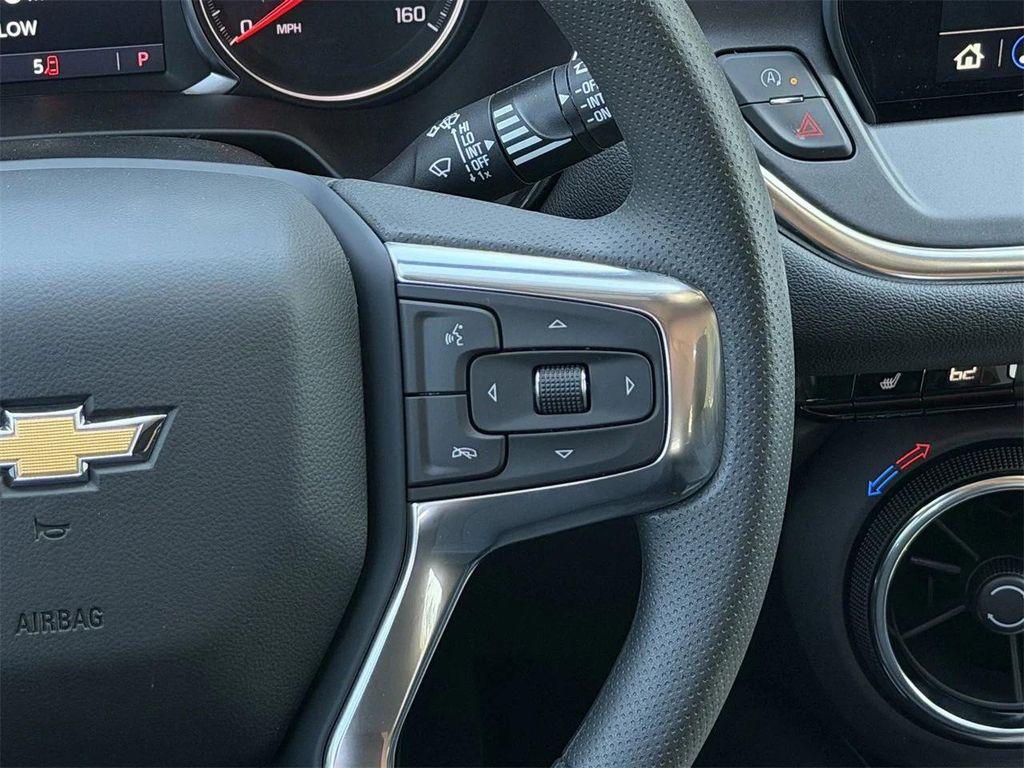 new 2025 Chevrolet Blazer car, priced at $31,300
