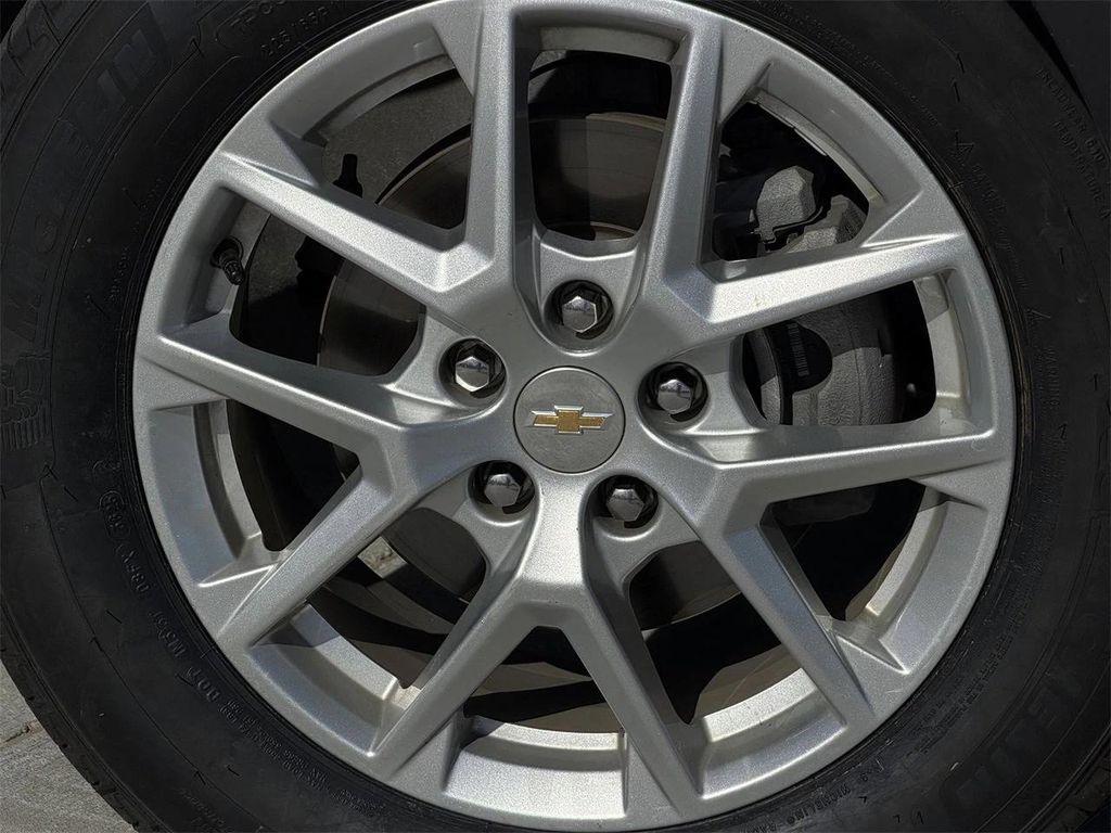 used 2023 Chevrolet Equinox car, priced at $17,684