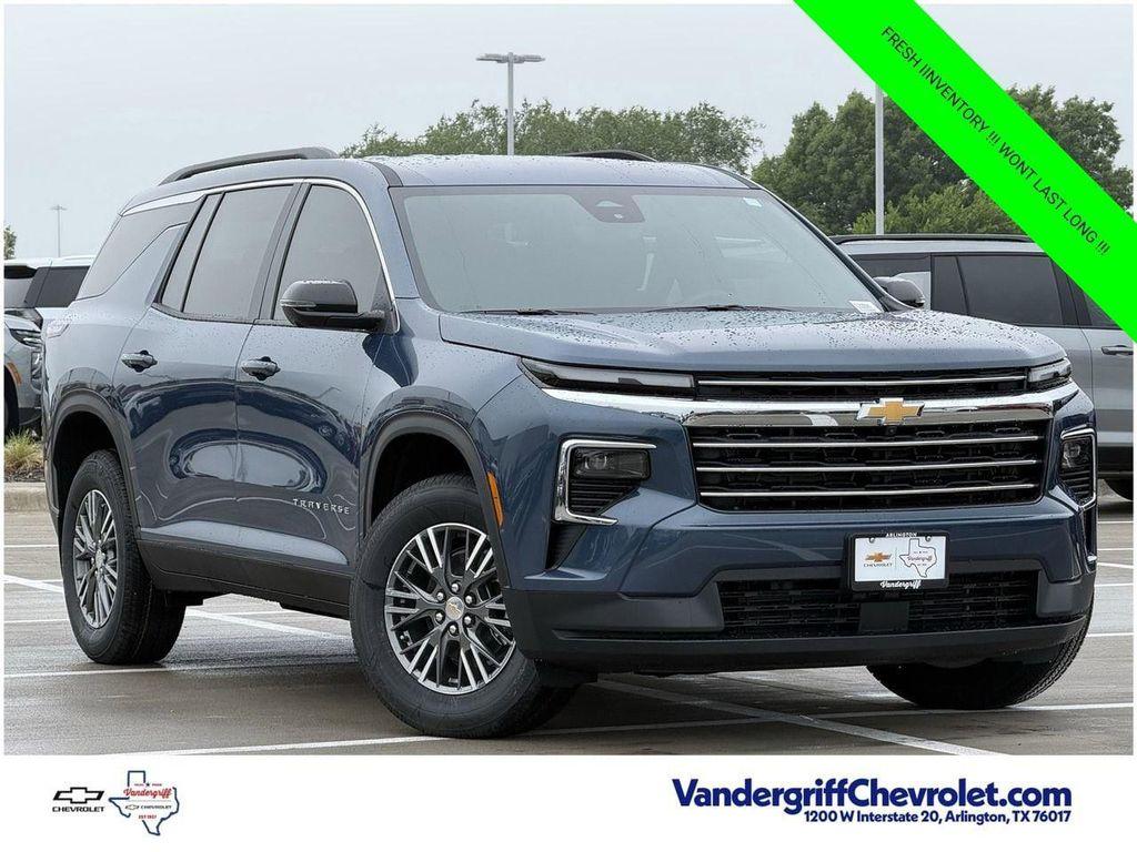 new 2026 Chevrolet Traverse car, priced at $40,415