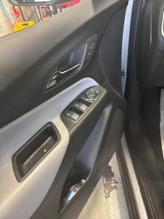 used 2024 Chevrolet Equinox car, priced at $19,878