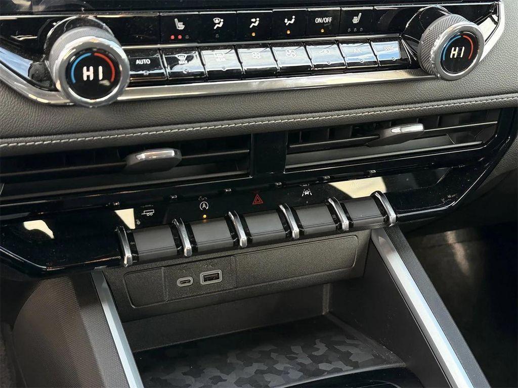 new 2026 Chevrolet Colorado car, priced at $32,015